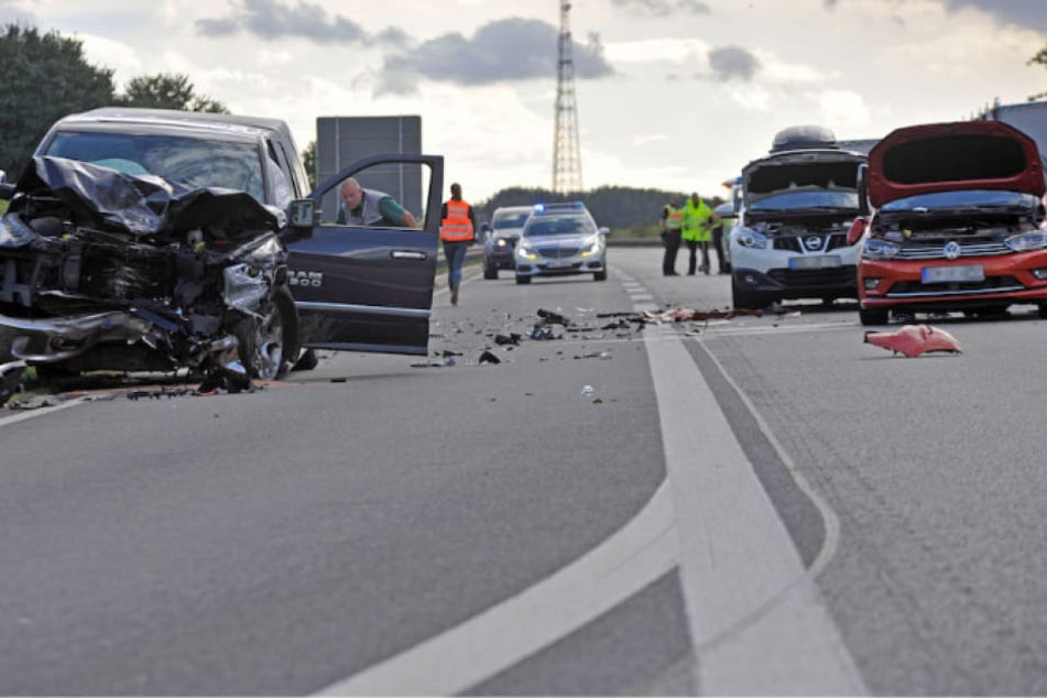 Betrunkene baut Horror-Crash auf Autobahn! Zwei Tote, ein Kind in Lebensgefahr