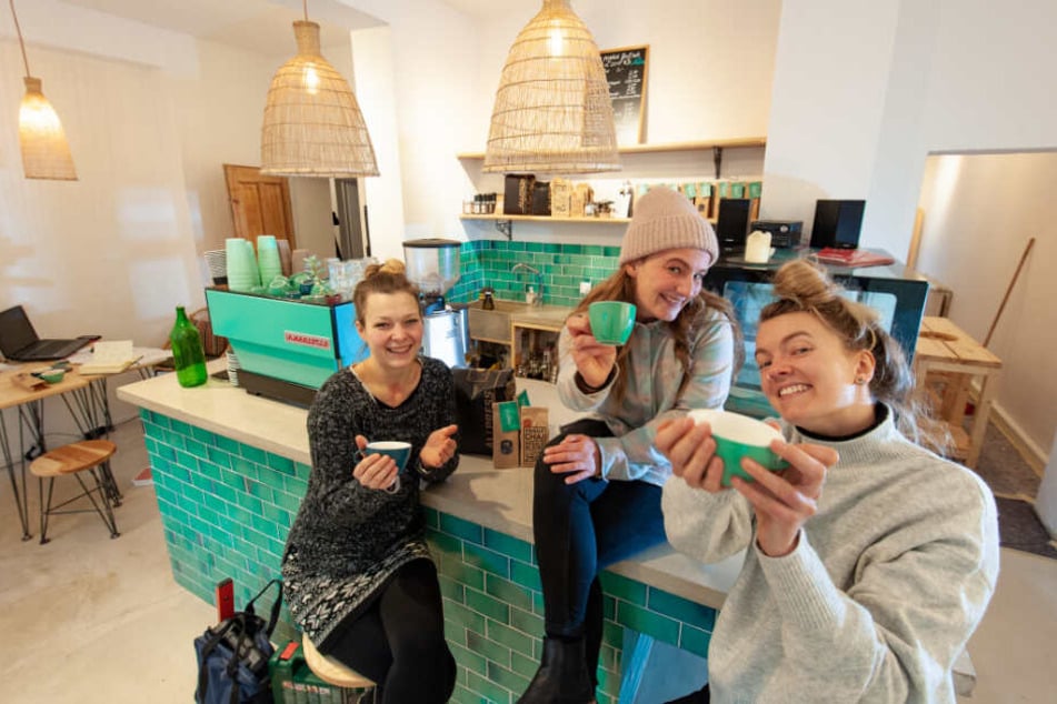 Das Café läuft gut, der Ausbau erfolgt vielleicht mit EU-Mitteln: Tina Stapel, Susann Heidler und Jeanine Lindenhahn (v.l.n.r.) vom "Dreamers" freuen sich.