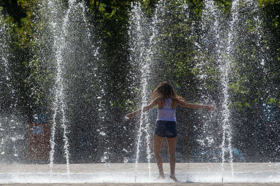 Die Wasserspiele auf dem Domplatz müssen wegen des Sommertheaters erst einmal ausgeschaltet bleiben. (Archivbild)