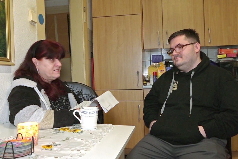 Sohn Pascal (24), dem die 4000 Euro überwiesen wurden, ist bereits wegen Betruges vorbestraft.