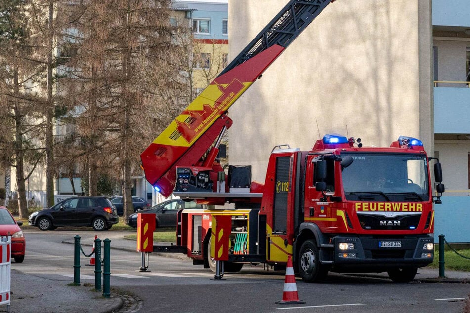 Patient über Balkon gerettet: Feuerwehr im Einsatz