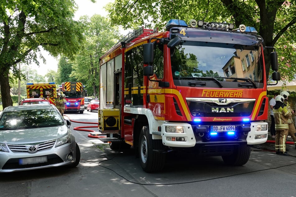 Die Feuerwehr war mit mehreren Einsatzwagen vor Ort.