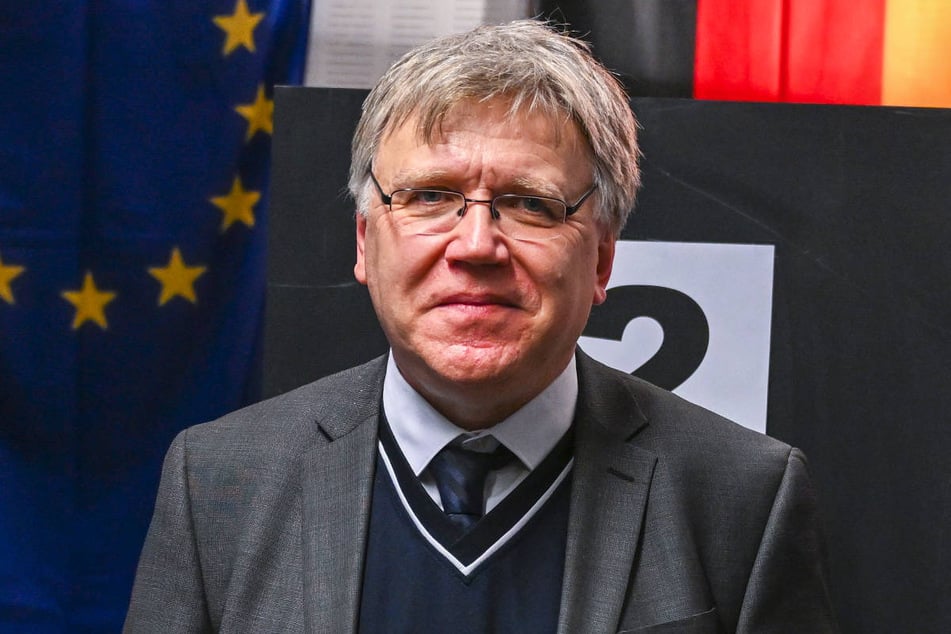 Landeswahlleiter Stephan Bröchler (61) hat von einem großen Interesse am Job des Wahlhelfers berichtet.