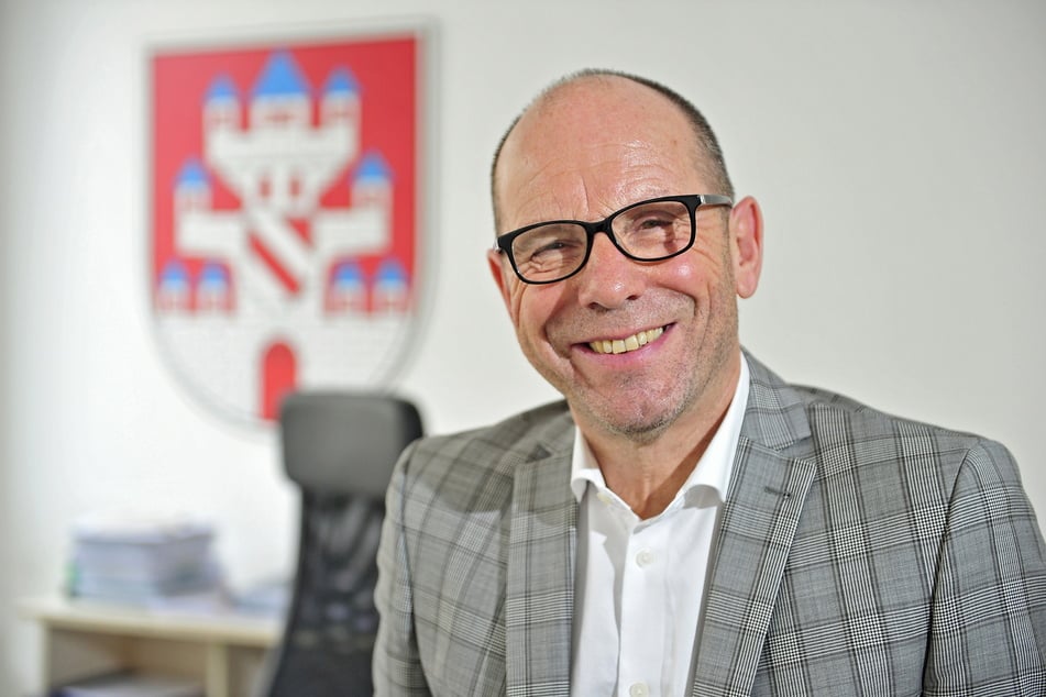 Meeranes Bürgermeister Lothar Ungerer (63, parteilos) freut sich über den wirtschaftlichen "Knaller" für Westsachsen.