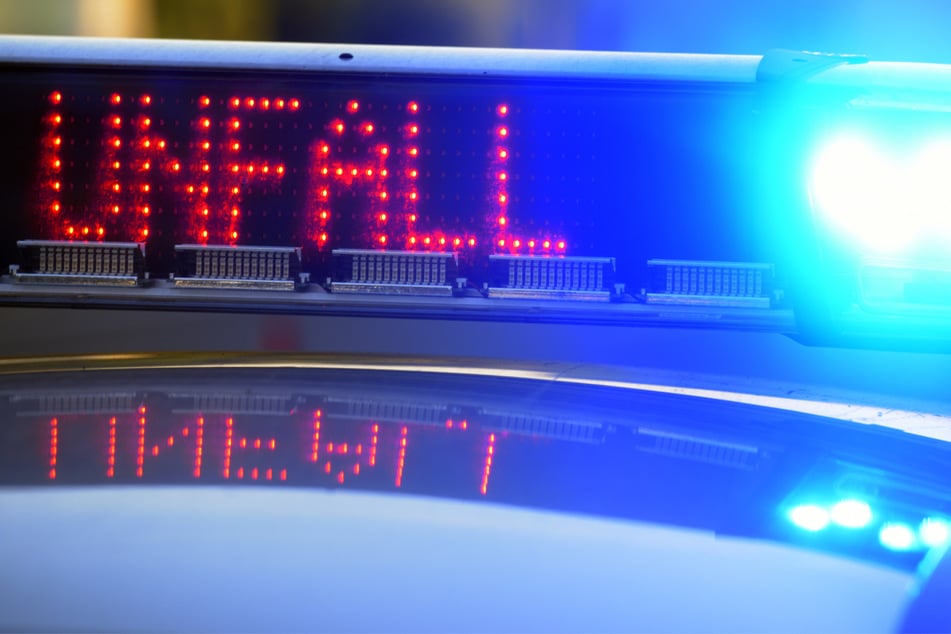 Die Polizei ermittelt zum Unfallhergang. (Symbolbild)
