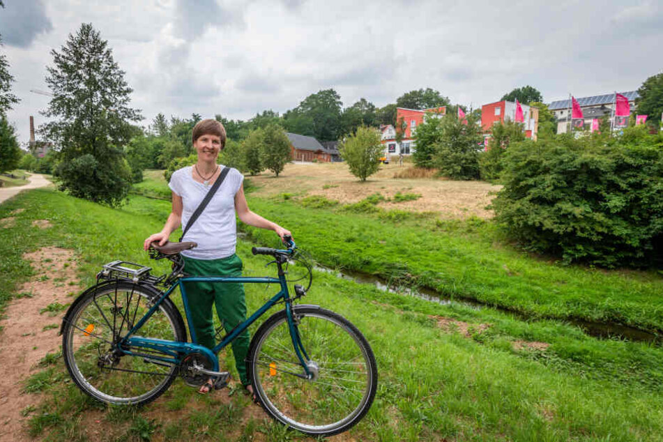 Grünen-Stadträtin Susann Mäder (35) freut sich über die Renaturierung einer Industriebrache am Ufer des Kappelbachs.