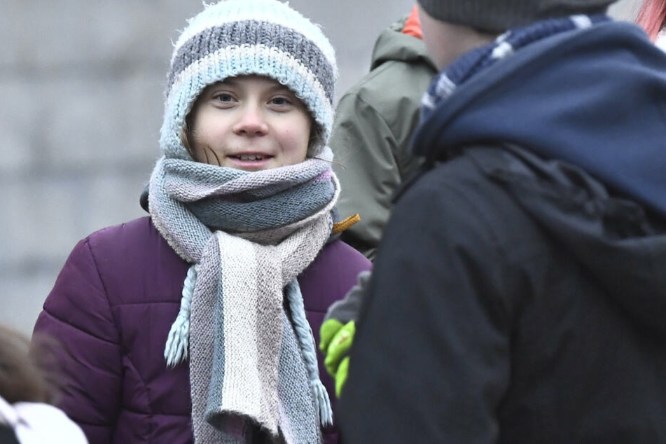 Greta Thunberg, schwedische Klimaaktivistin, nimmt an ihrem 17. Geburtstag am wöchentlichen "Fridays For Future"-Klimastreik vor dem schwedischen Parlament teil.