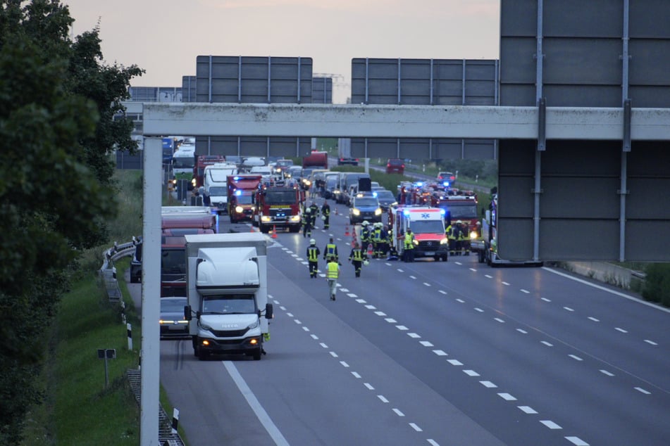Es kam zu einem großen Einsatz mit Vollsperrung.