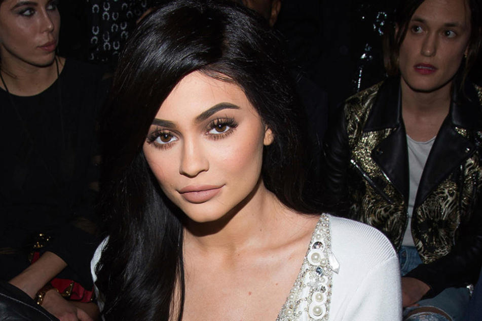 Kylie Jenner war ohne ihre berühmten Schwestern unterwegs.