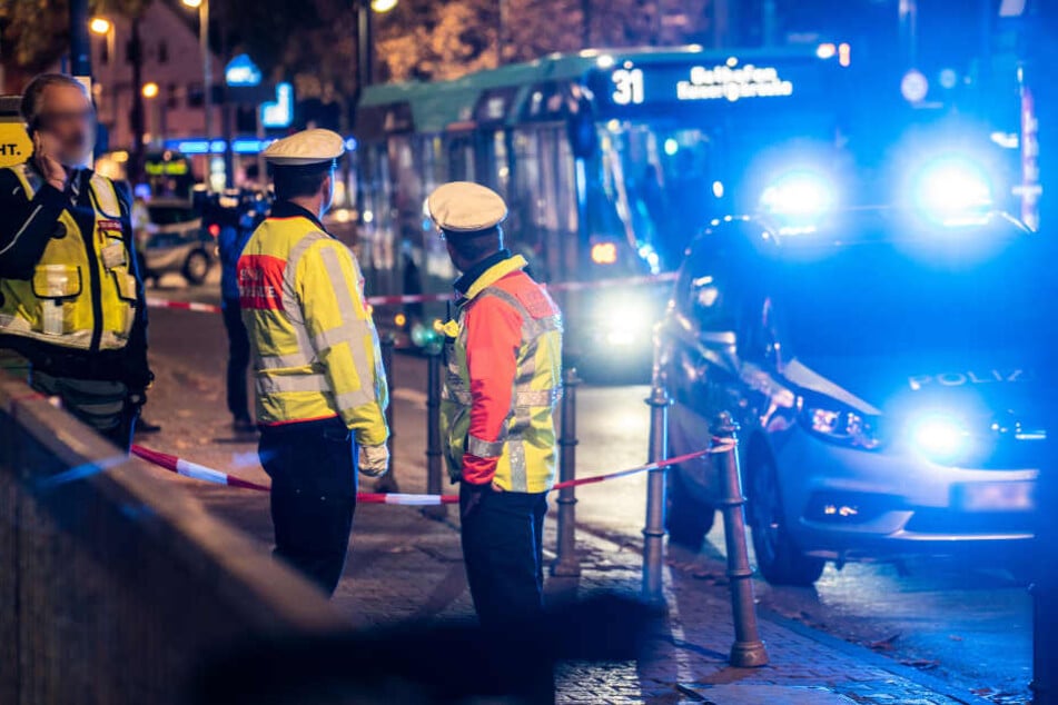 Der 17-Jährige wurde von den einfahrenden Zug überrollt.