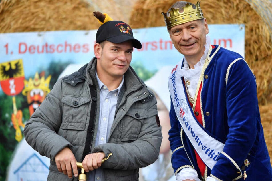 Investor Jan Kratochwil (li.) und der Thüringer Bratwurstkönig Norbert I. beim Baustart für das neue Museum.
