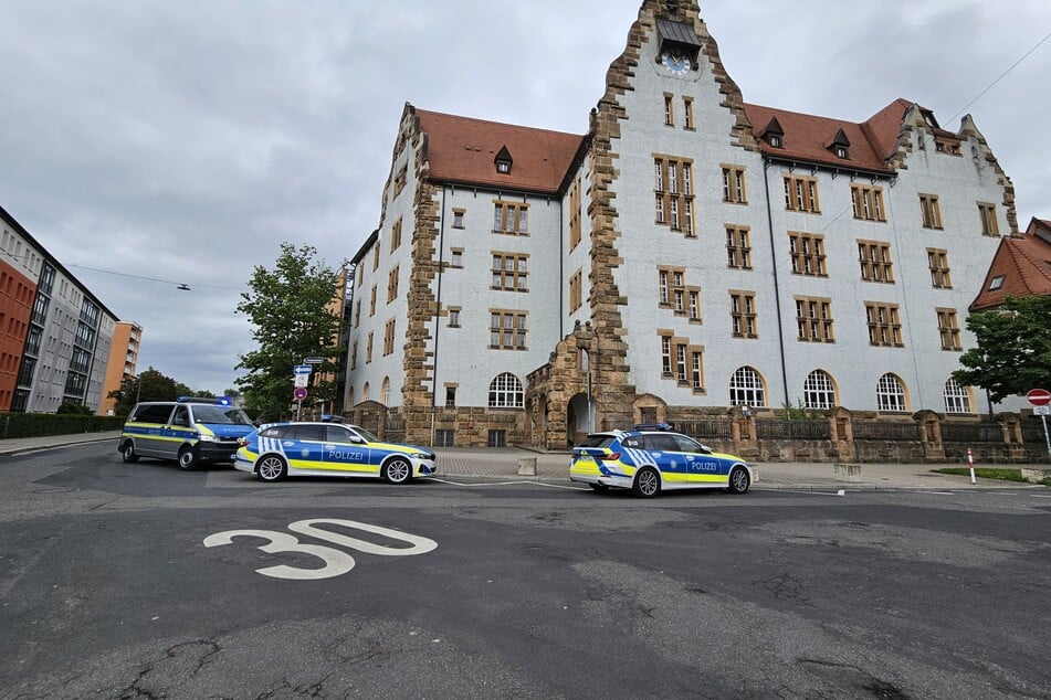 Die Polizei ermittelt an einer Schule in Fürth. (Symbolfoto)