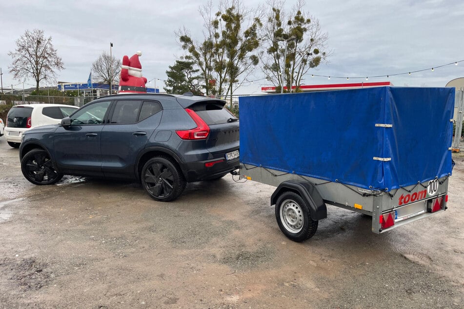 Auch Pkw-Anhänger sind für E-Autos kein Problem. Man muss dabei nur mit geringeren Reichweiten rechnen.
