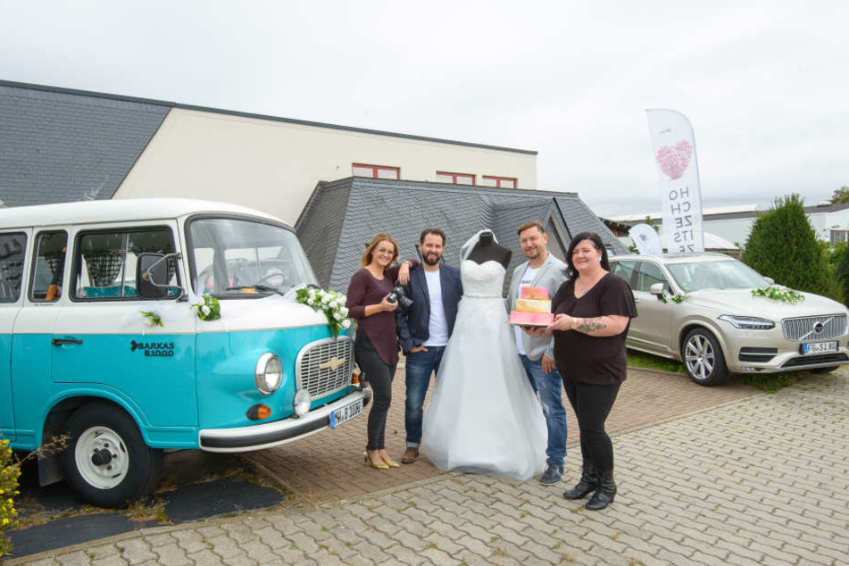 Das Hochzeits-Team Melanie Dost (30), Alexander Simon (38), René Georgi (44), und Sandy Gebhardt (36, v.l.).