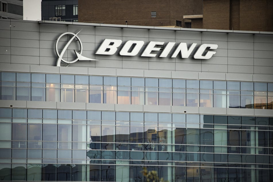 After a major plane failure, Boeing has ousted the leader of the 737 Max program at its Renton plant and reshuffled its leadership team at the Commercial Airplanes division, effective immediately.