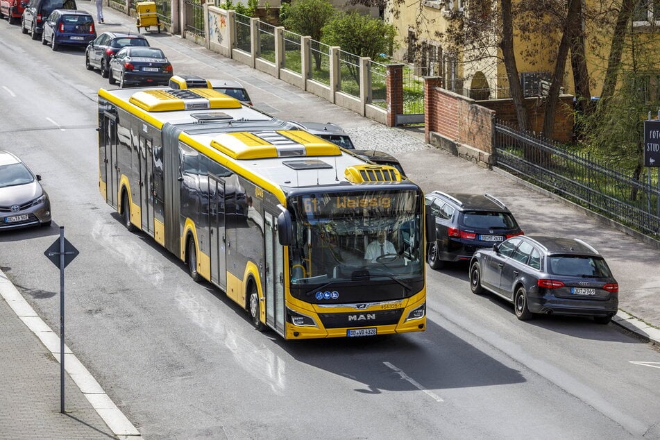 Wer plant am Wochenende mit dem Bus in Dresden zu fahren, sollte sich vorab über die eventuellen Fahrplanänderungen informieren. (Archivfoto)