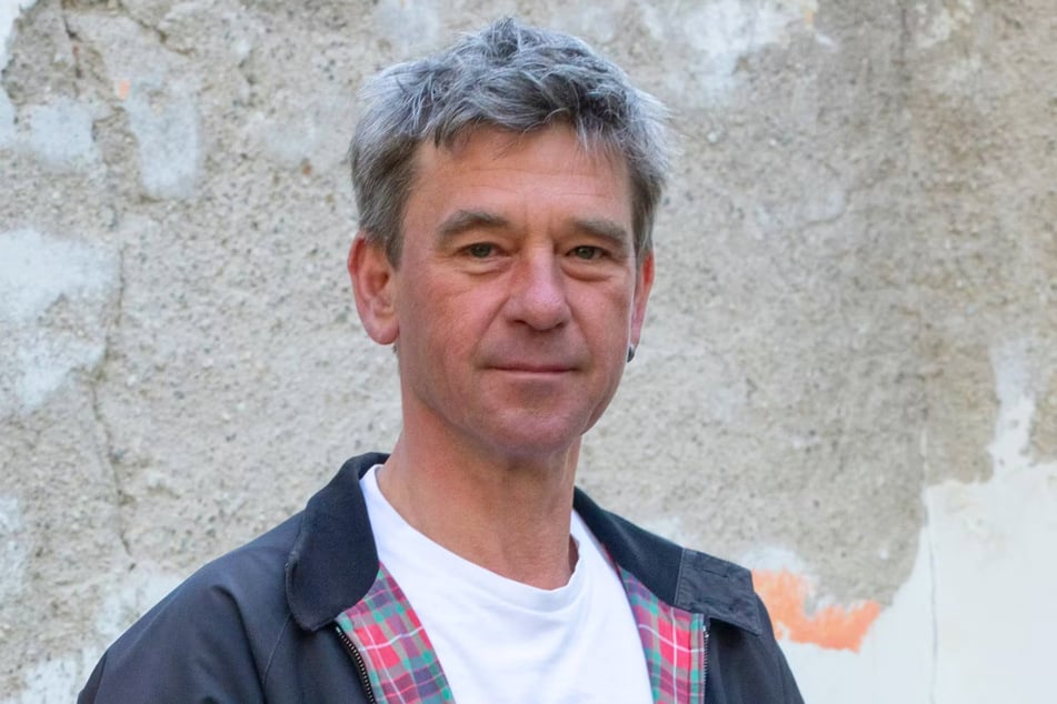 Peter Schneider sorgt sich, dass Filmemacher den Osten verlassen könnten, nachdem die großen Sonntagabend-Filme ausgesetzt wurden.