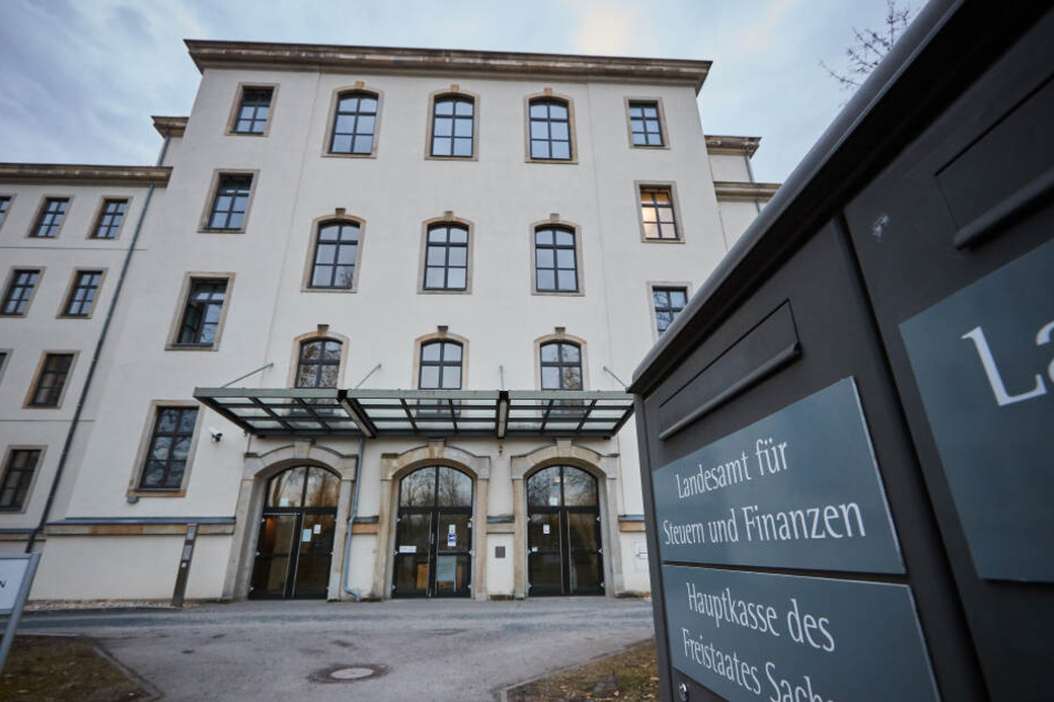 Im Landesamt für Steuern und Finanzen gingen fünf Jahre lang getürkte Rechnungen ein, ehe der Schwindel aufflog
