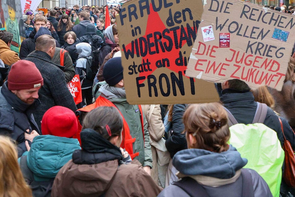 Leipzig: Wehrpflicht-Comeback? Hunderte Leipziger Schüler gehen auf die Barrikaden