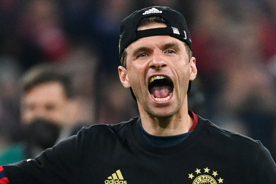 Thomas Müller (32) und seine Teamkollegen vom FC Bayern München wollen in der kommenden Saison auswärts fleißig punkten - im eleganten Trikot?