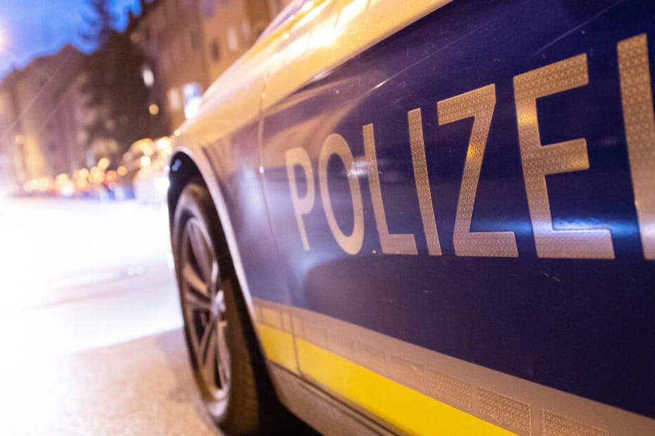 Die Beamten konnten den Mann nur mit gezogenen Waffen beruhigen. (Symbolbild)