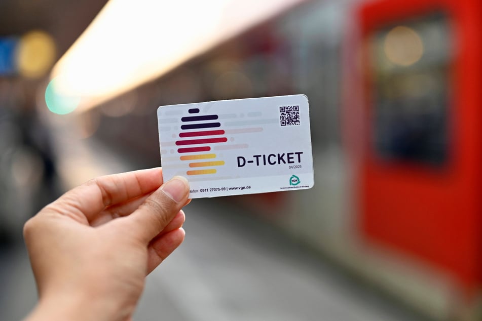 Die DVB erwarten eine millionenschwere Nachzahlung von Bund und Land für das Deutschland-Ticket.