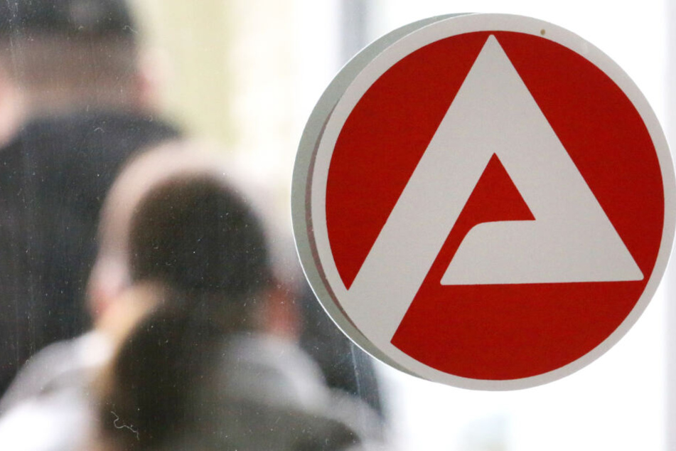 Die Zahl der Arbeitslosen ist im Februar des Jahres 2019 leicht zurückgegangen.