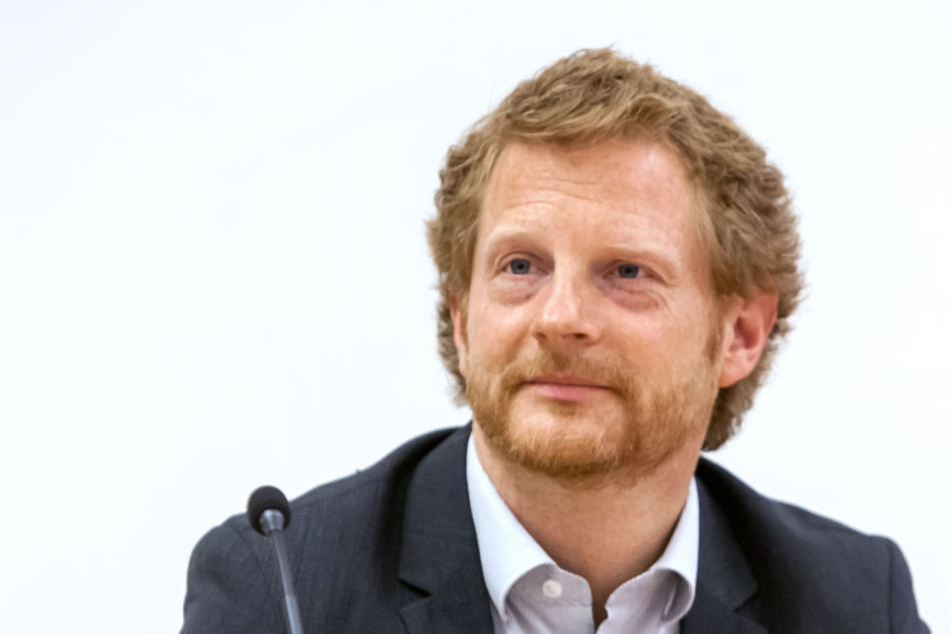Die Privatisierung von Hausmeisterdiensten in Schulen ist teurer als gedacht, so Baubürgermeister Michael Stötzer (45, Grüne).