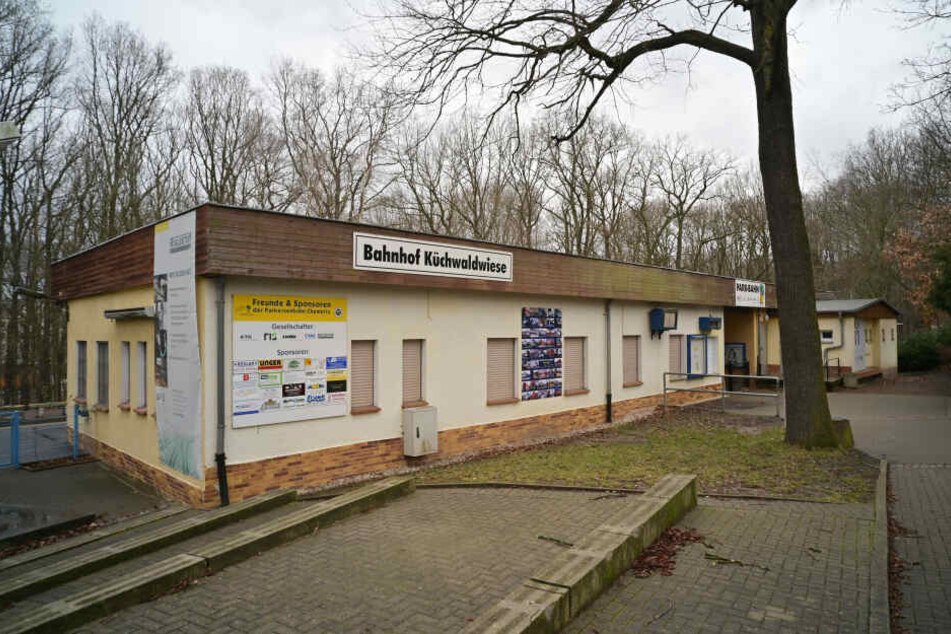 Derzeit auf dem Abstellgleis: Der Bahnhof-Umbau der Parkeisenbahn wird teurer und zögert sich hinaus.