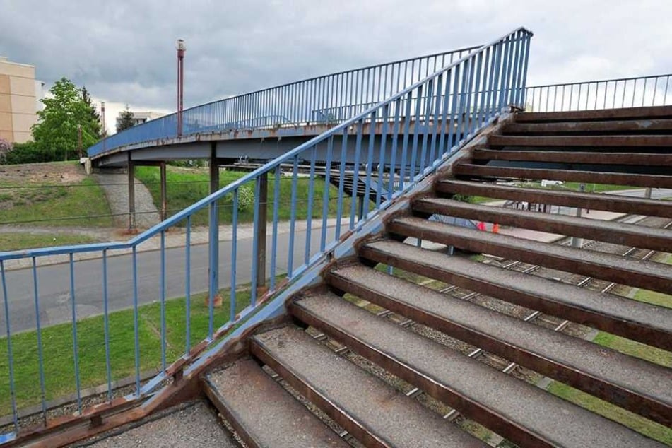 Das „Blaue Wunder“ hat seit 1984 gelitten, wie die deutlich sichtbaren
Rostspuren beweisen.