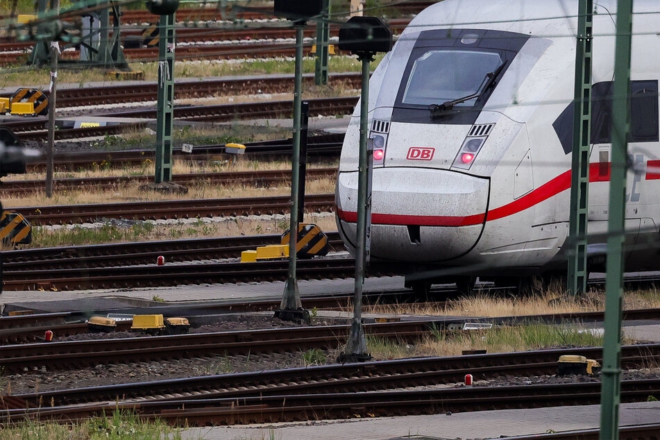 Oberleitung macht Probleme: Hier drohen am Sonntag Ausfälle bei der Deutschen Bahn!