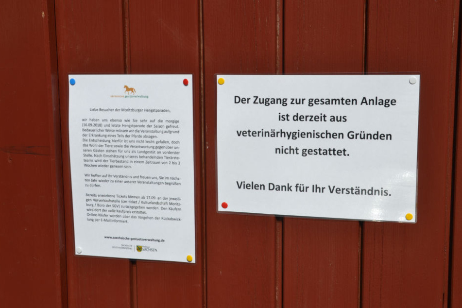 An allen Eingängen hing das Gestüt Warnzettel auf.