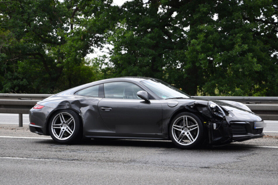 Auch ein Porsche war in den Unfall verwickelt.