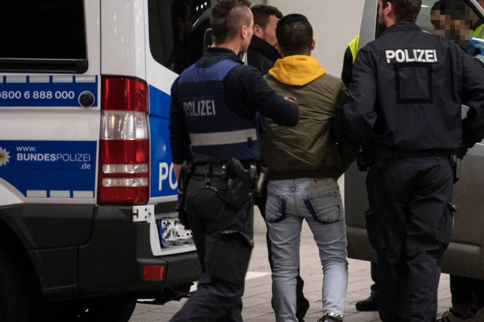 Wann die Abschiebung erfolgte, wurde nicht mitgeteilt (Symbolbild).