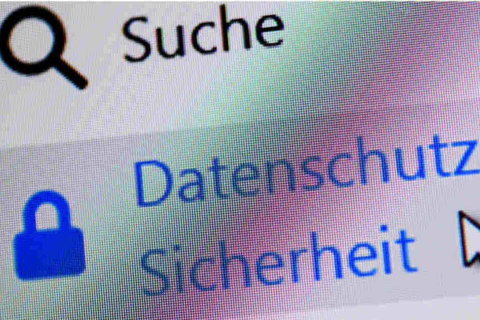 Auf einer Internetseite ist ein Button zum "Datenschutz und Sicherheit" zu sehen.