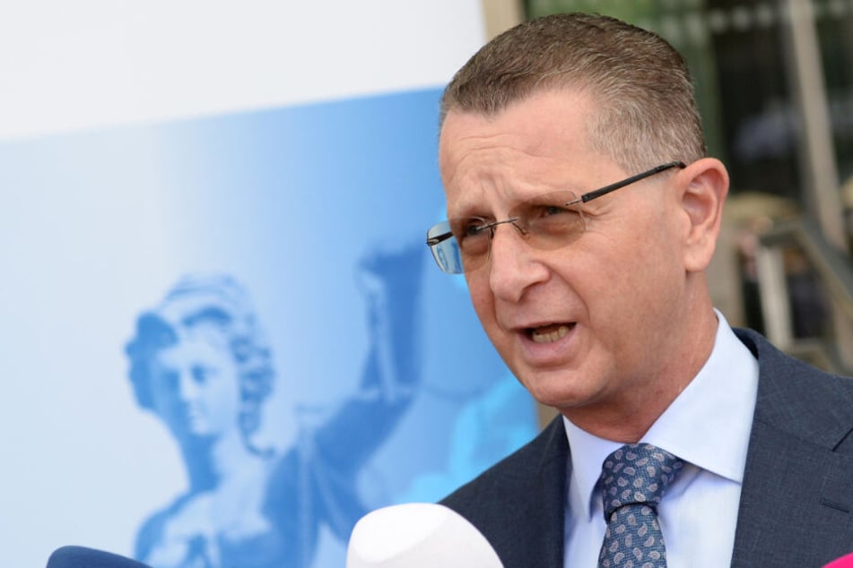 Alexander Badle, Sprecher der Generalstaatsanwaltschaft Frankfurt, beantwortet am 23.07.2019 die Fragen von Journalisten.