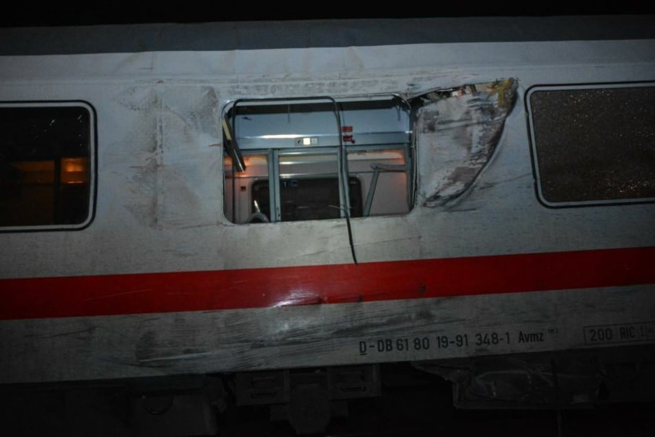 Ein IC-Waggon wurde stark beschädigt.