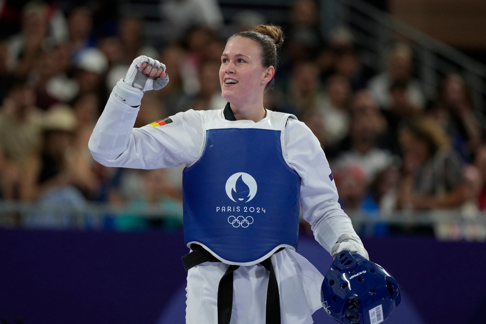 Die deutsche Taekwondo-Hoffnung Lorena Brandl (27) verliert im Viertelfinale von Paris gegen die französische Weltmeisterin. Nun muss sie auf deren Finaleinzug hoffen.