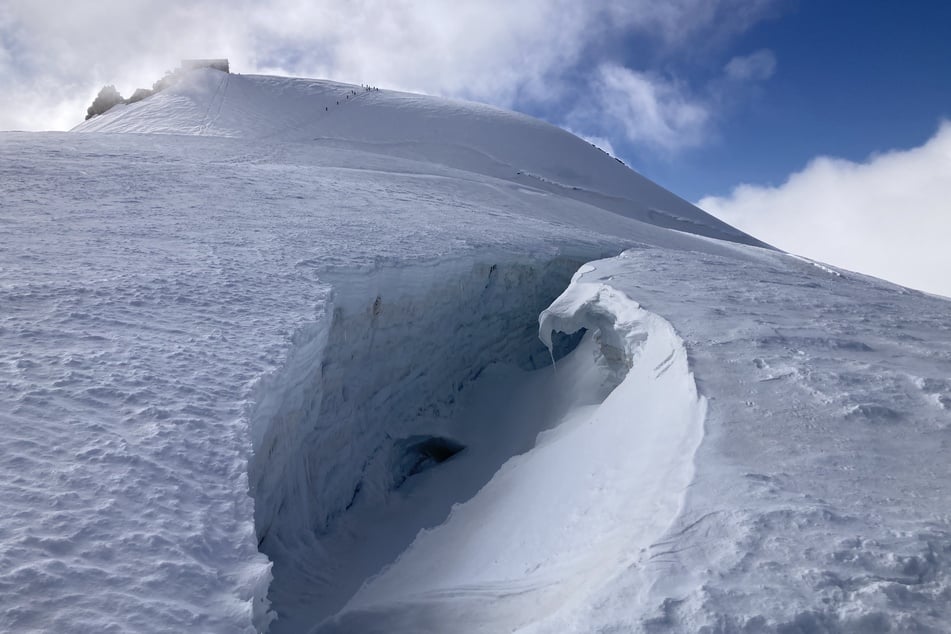 Eine Gletscherspalte im Monte Rosa-Massiv. Wer hier unterwegs ist, sollte Berg-Profi sein.
