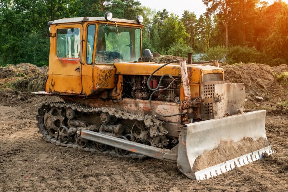 Schrecklicher Unfall: Arbeiter von Planierraupe getötet