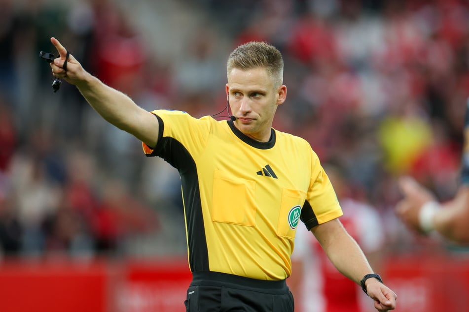 Für Schiedsrichter Felix Weller (31) ist dies heute die erste Partie als Hauptschiedsrichter in der 2. Liga.