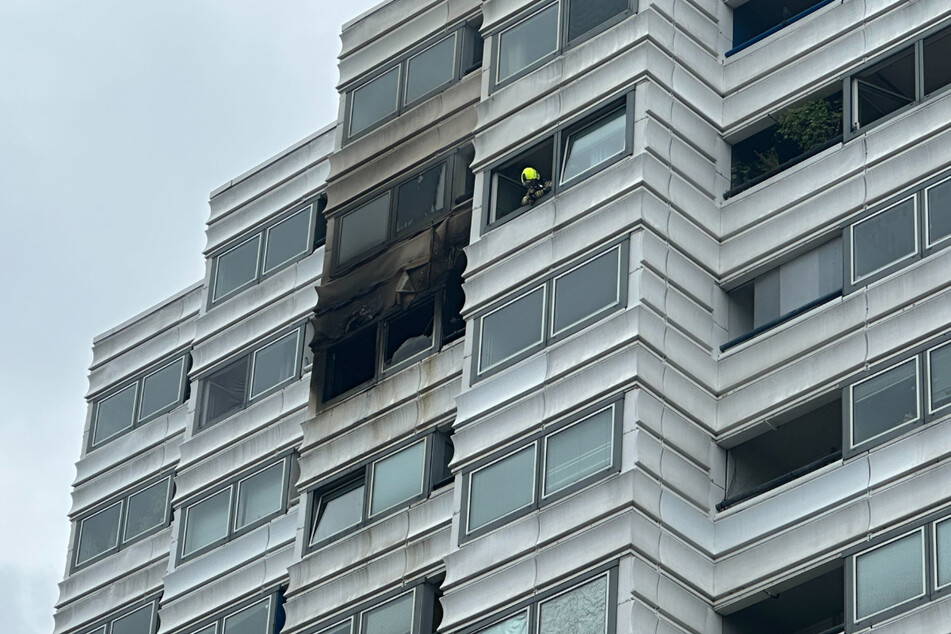 Das Feuer brach im zwölften Stock aus.