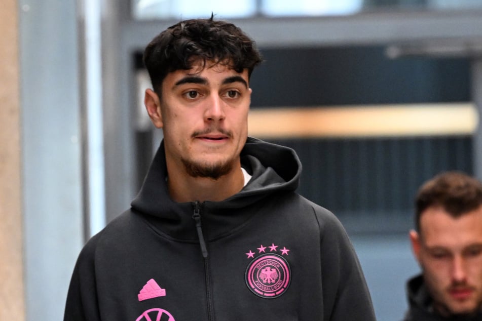 Aleksandar Pavlovic (21) will von der Reihe seiner Verletzungs-Zwangspausen am liebsten gar nichts mehr hören.