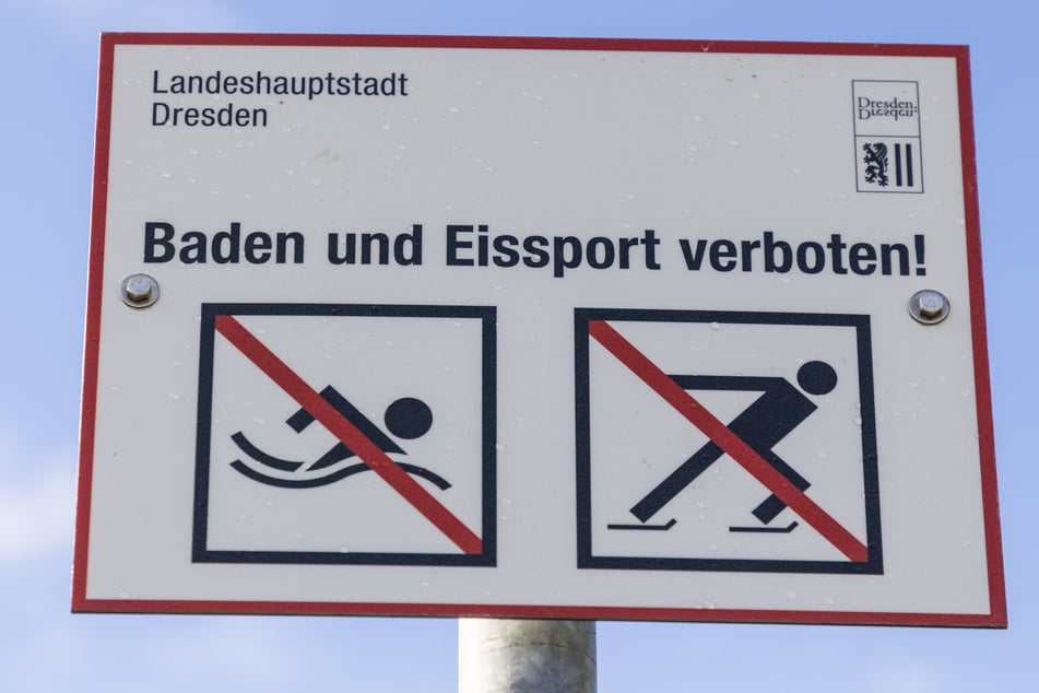 Auf Warnhinweise sollten Badefreudige unbedingt achten.