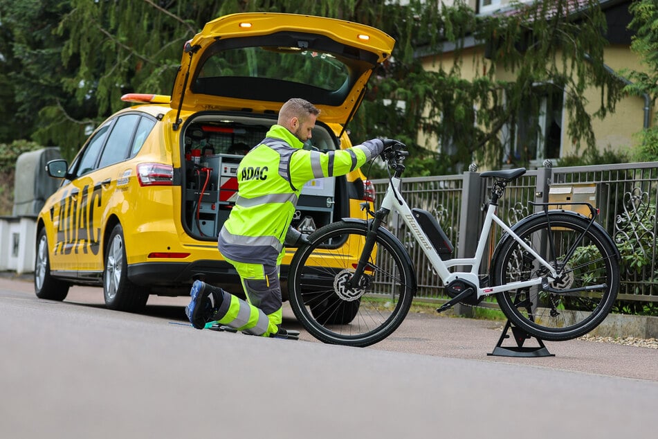 Der ADAC bietet nun in Sachsen und Sachsen-Anhalt neben Auto- auch Fahrradpannenhilfe an.