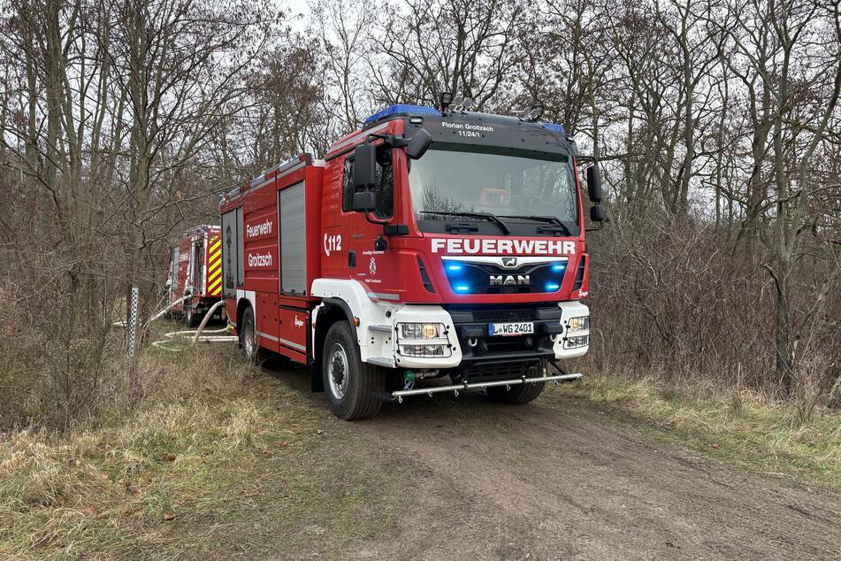 Zahlreiche Feuerwehren umliegender Ortschaften waren bis Sonntagmorgen im Einsatz.