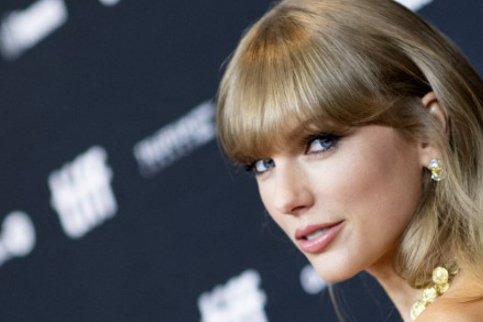 Taylor Swift drops chaotic surprise and the internet is buzzing