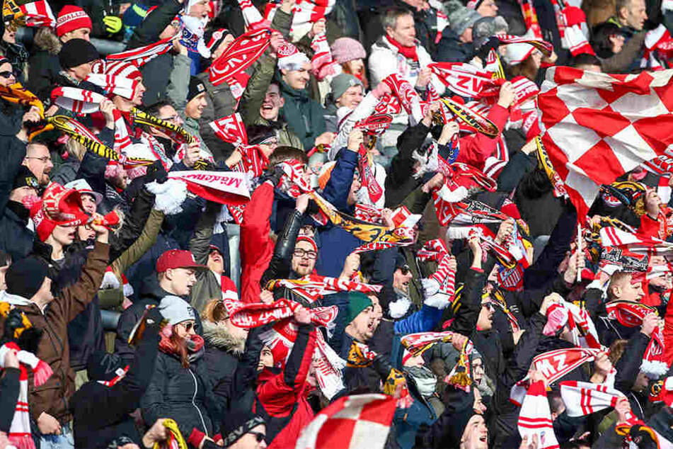 Rund 300 Zwickauer Fans werden zum Spiel in Magdeburg erwartet. Die Anreise per Bahn wird am Wochenende nicht ganz einfach.
