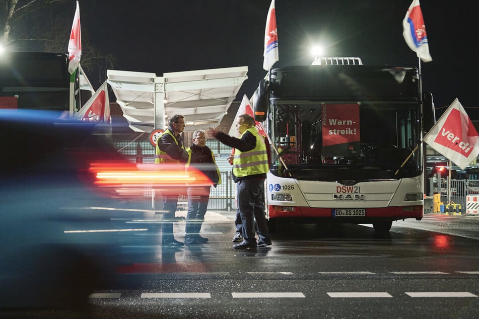 Schon am Montag stehen die Busse der Dortmunder Verkehrsbetriebe still. (Archivfoto)