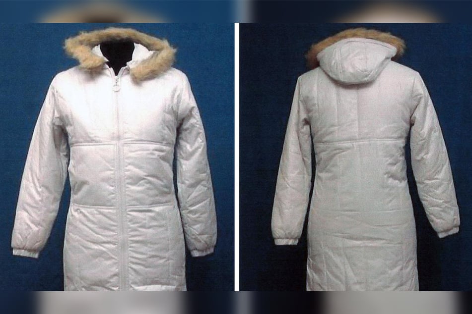 Einen solchen beigen Wintermantel der Marke Authentic Style, Größe 44 oder 46, mit einer Kapuze mit Kunstfellbesatz trug Simone Dewenter in der Nacht ihres Todes. Die Jacke ist bis heute verschwunden geblieben.